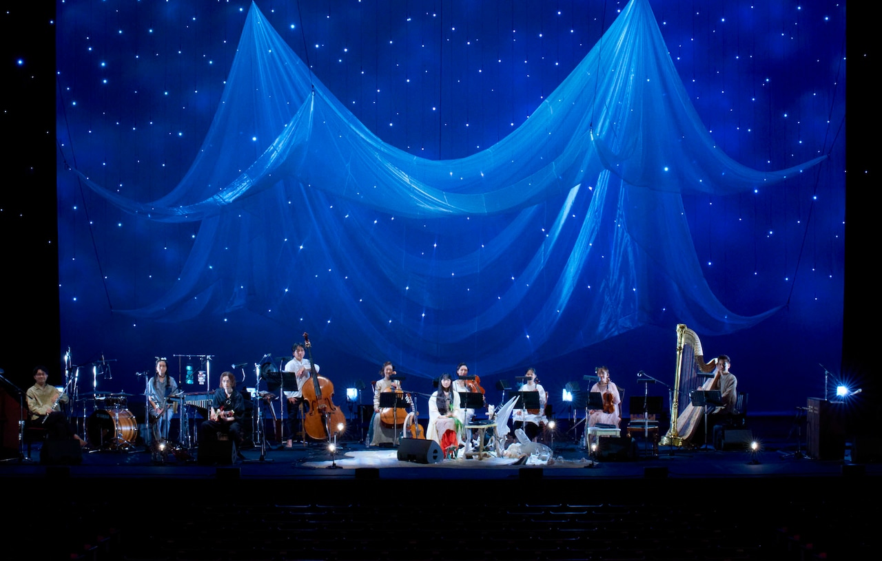 青葉市子、オーチャードホールを海で満たした「アダンの風」コンサート