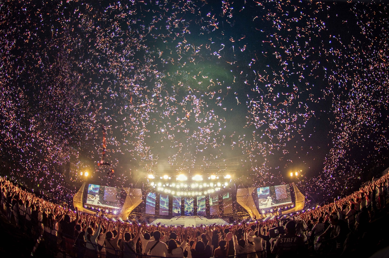 namie amuro 25th ANNIVERSARY LIVE in OKINAWA」の様子。 [画像