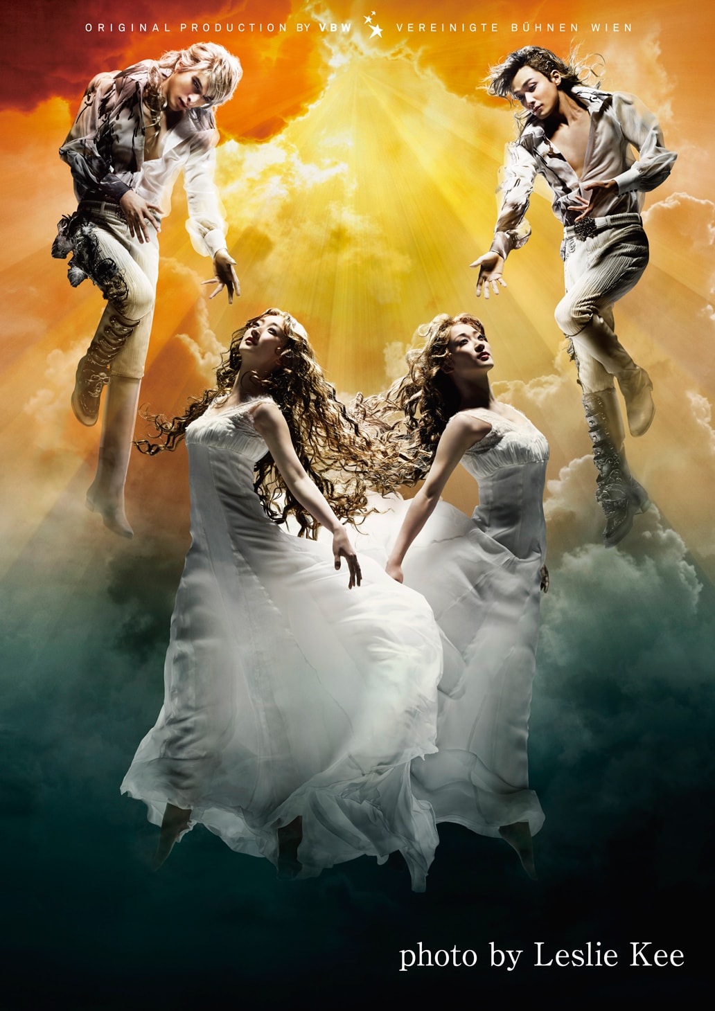 エリザベート」DVD発売決定、WhiteとBlackの特典満載2バージョン