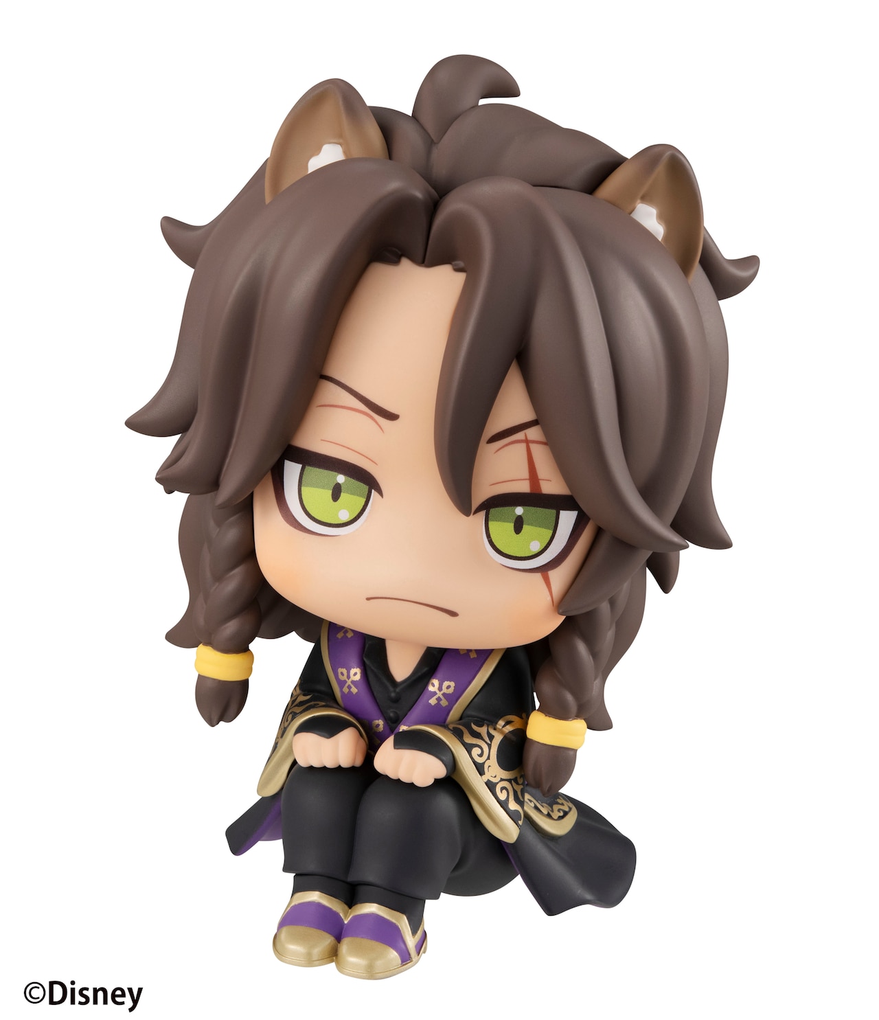 ツイステ」式典服まとうレオナ・キングスカラーのフィギュア、上目遣い