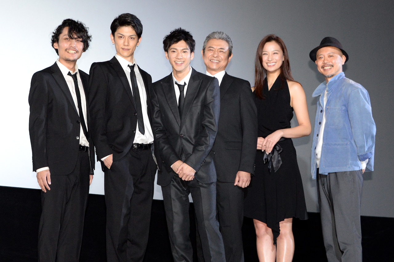 闇金ドッグス4」山田裕貴＆青木玄徳、名バディぶり発揮してハイタッチ