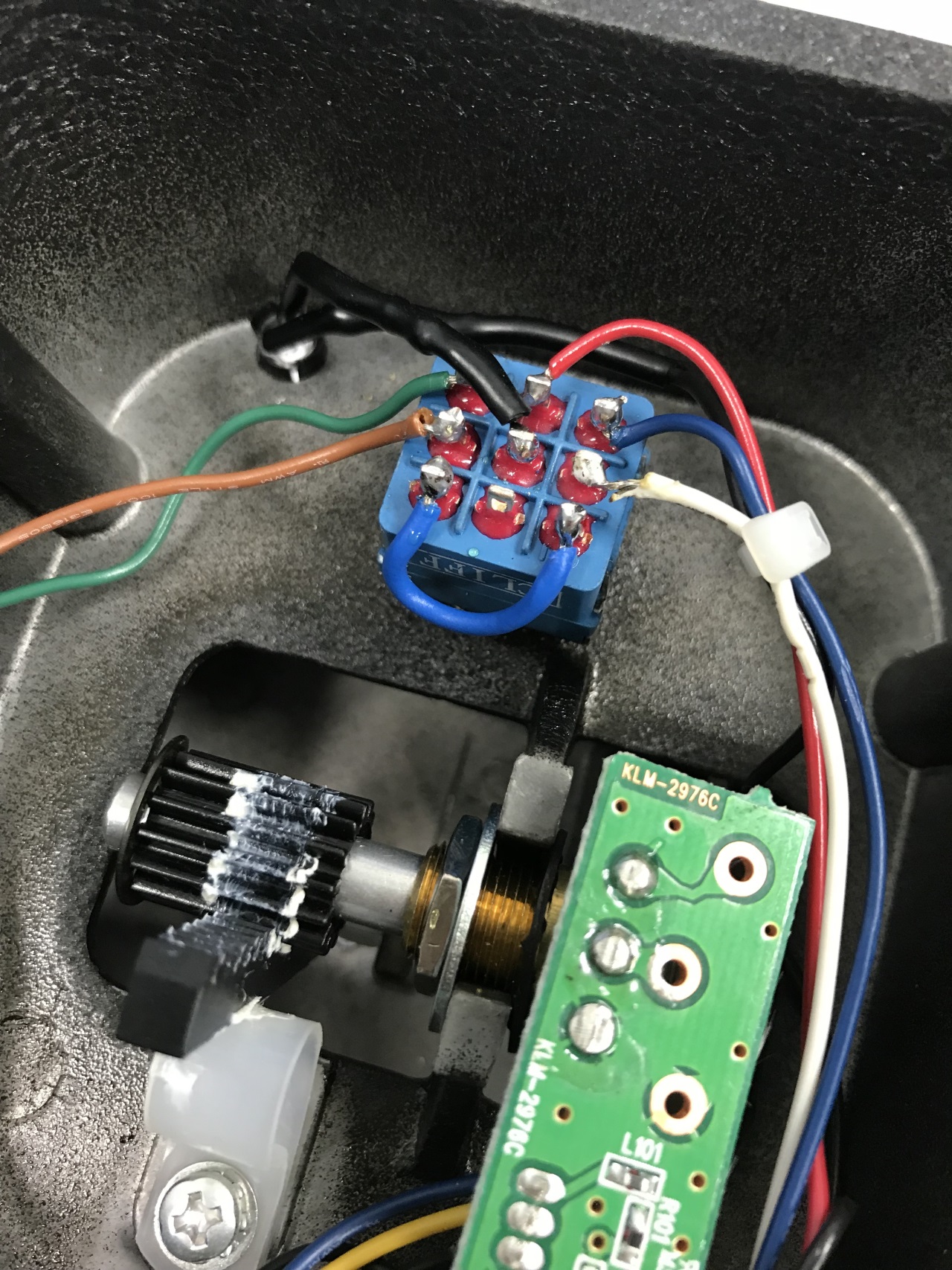 VOX ワウペダル V845のトゥルーバイパス化とLEDの取り付け – おでんQの