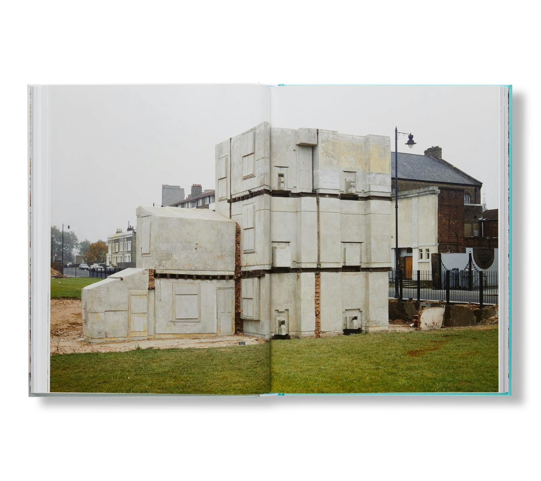 RACHEL WHITEREAD (2018)：レイチェル・ホワイトリード | OIL - 現代