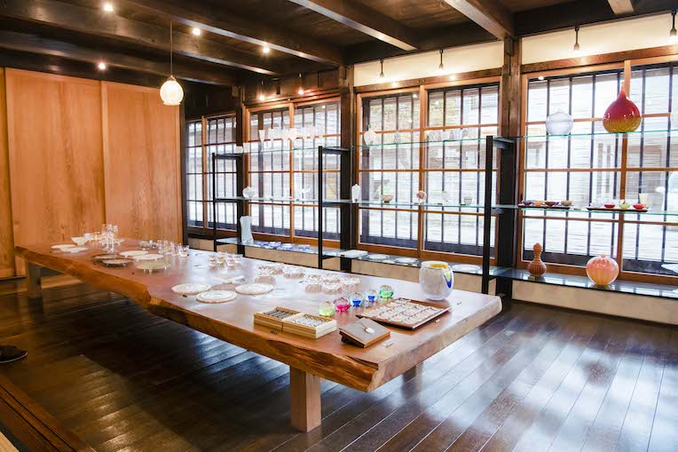 富山の「おいしい」を彩る、 美しきガラス作品の世界。「Taizo Glass