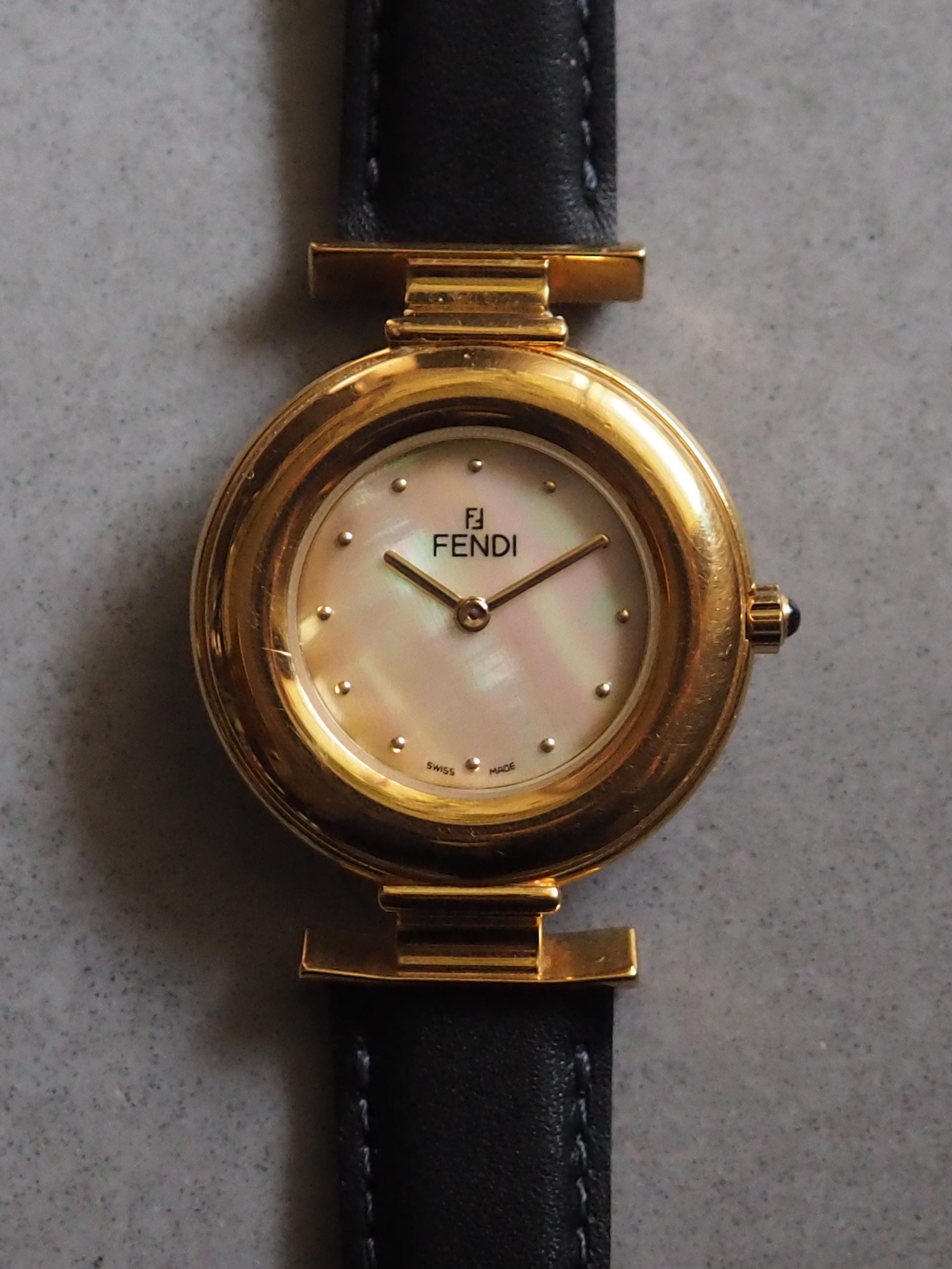 FENDI ヴィンテージ フェンディ ラウンド シェル ウォッチ 腕時計 ユニ
