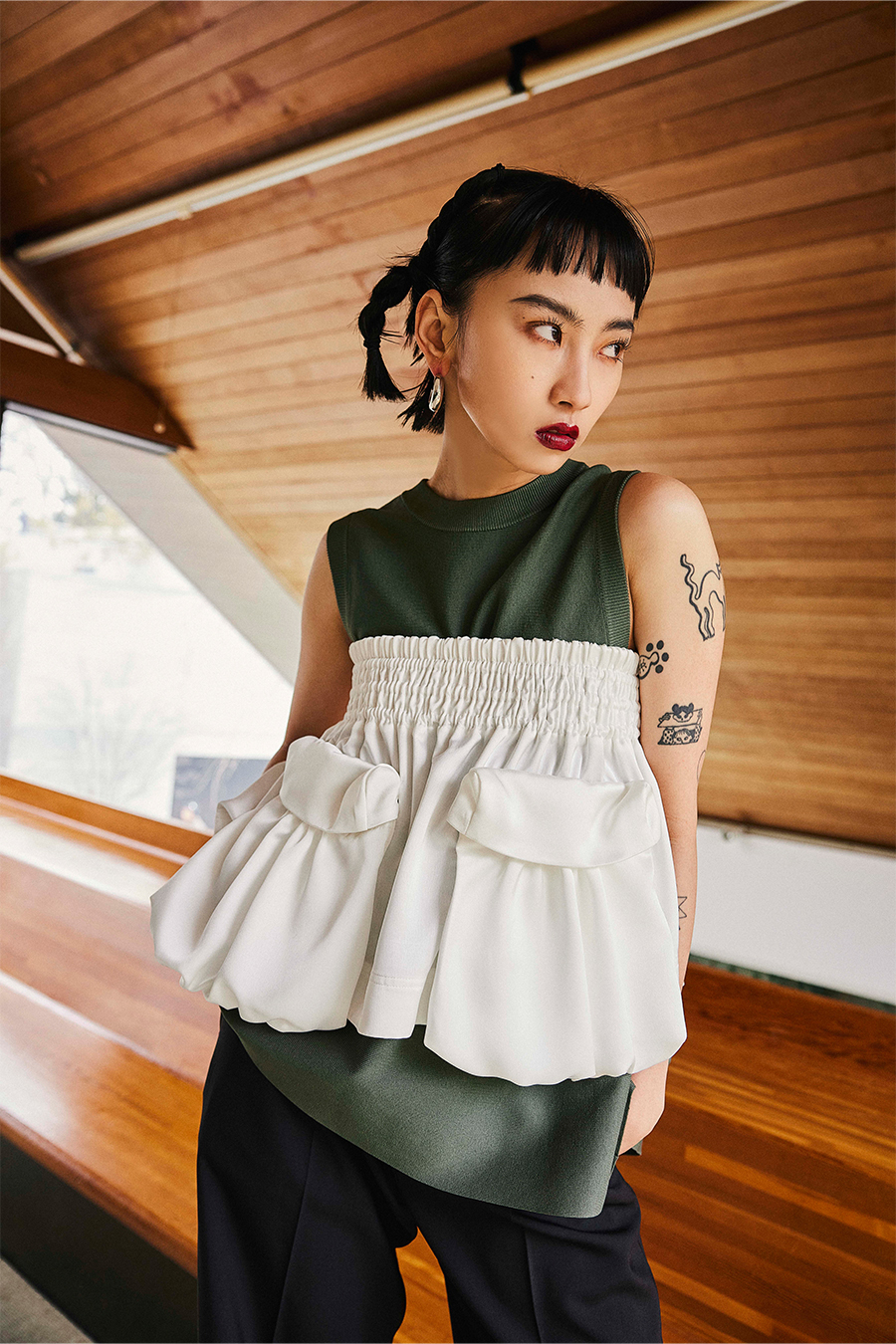 OMMO オリーブ色 ポケット付き トップス OMMO オリーブ色 ポケット付き