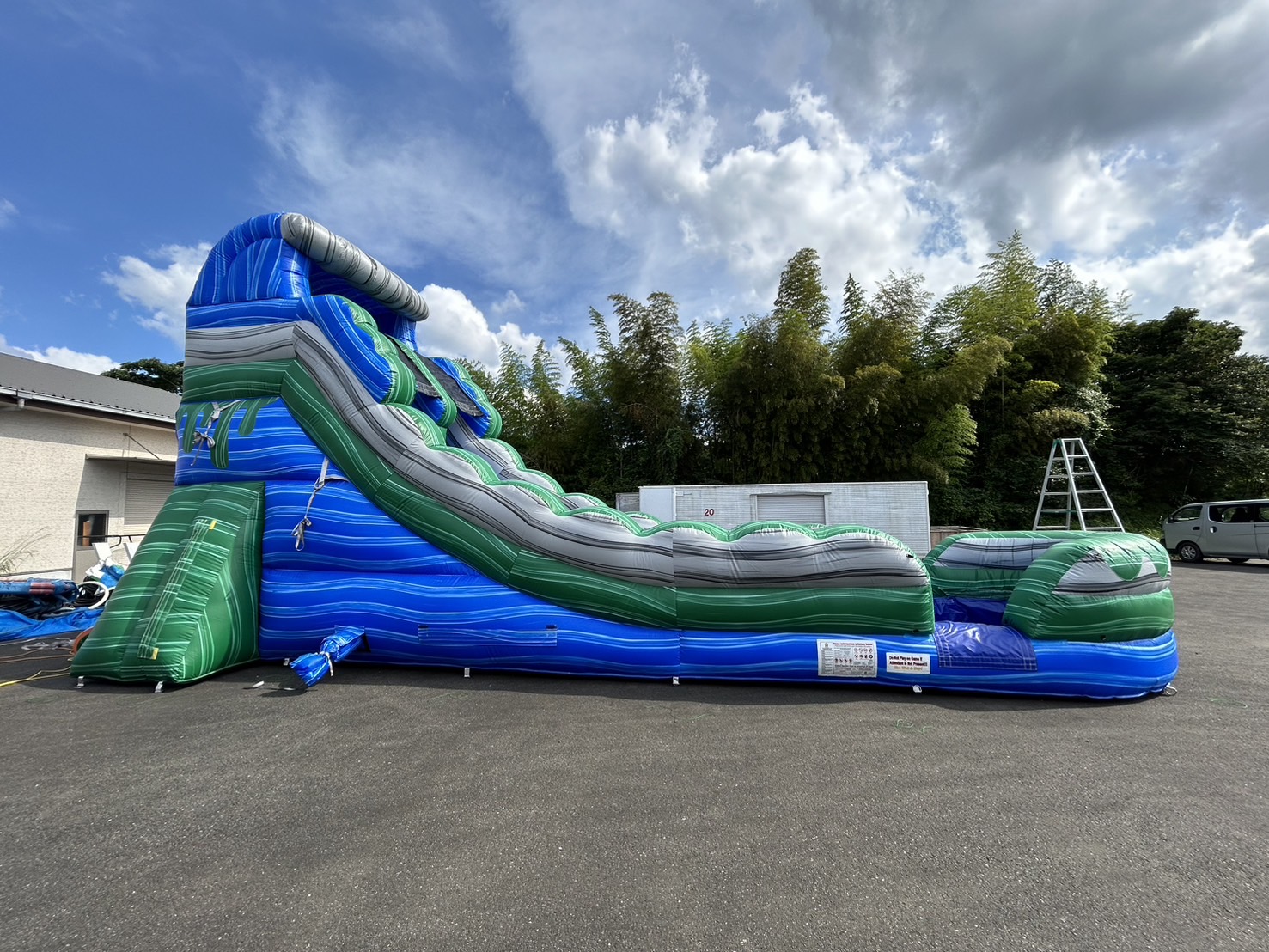 ウェーブウォータースライダー | イベントアイテムのワン・ステップ