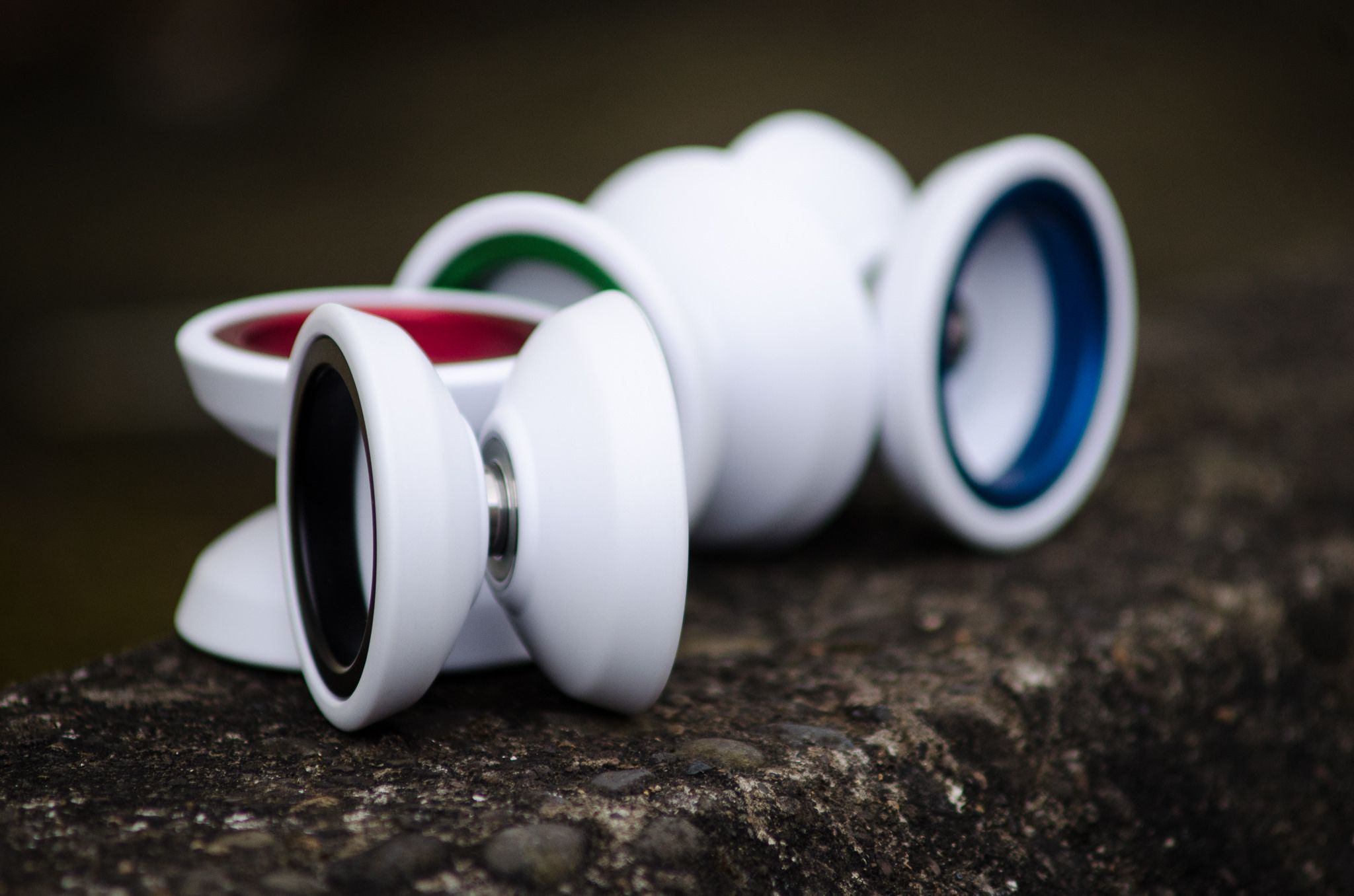 スポーツトイ・アクショントイ One Drop YoYos RALLY White/Blue Rim