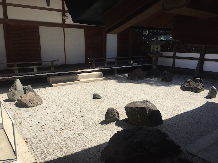 石清水八幡宮庭園 ― 重森三玲作庭…京都府八幡市の国宝・庭園。 | 庭園