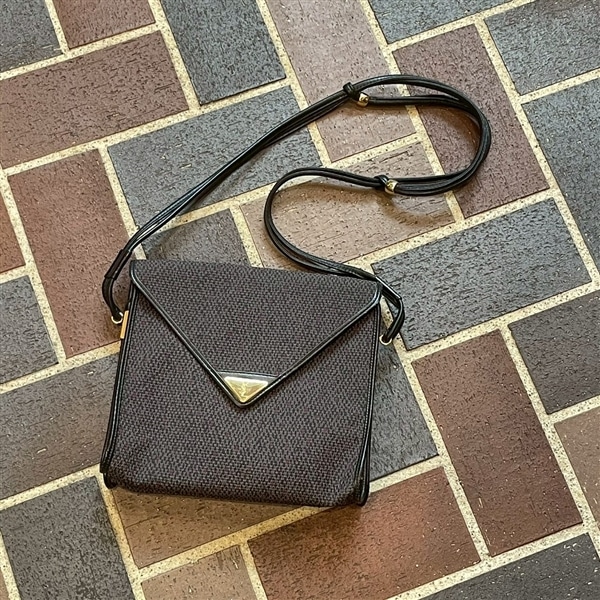 vintage YVES SAINT LAURENT(イヴ・サンローラン）ショルダーバッグ