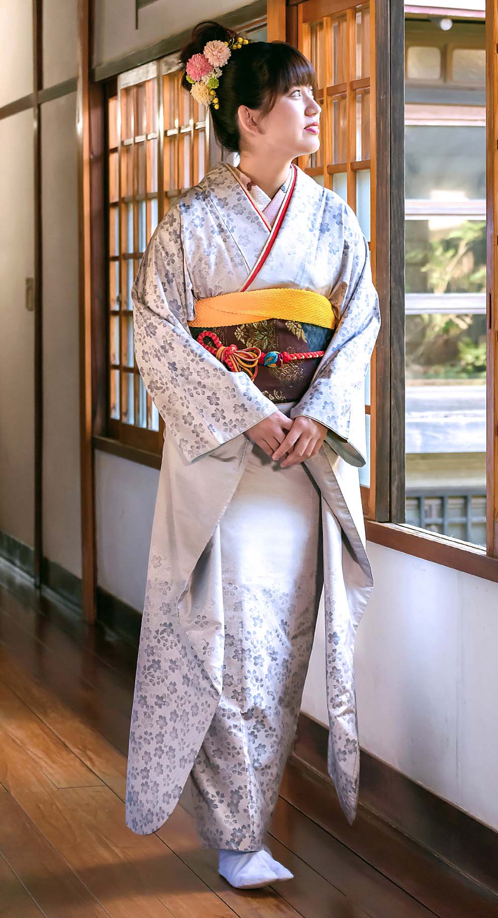 着物10 絹 白大島紬 色紙にオリエンタル花唐草 単衣 着物