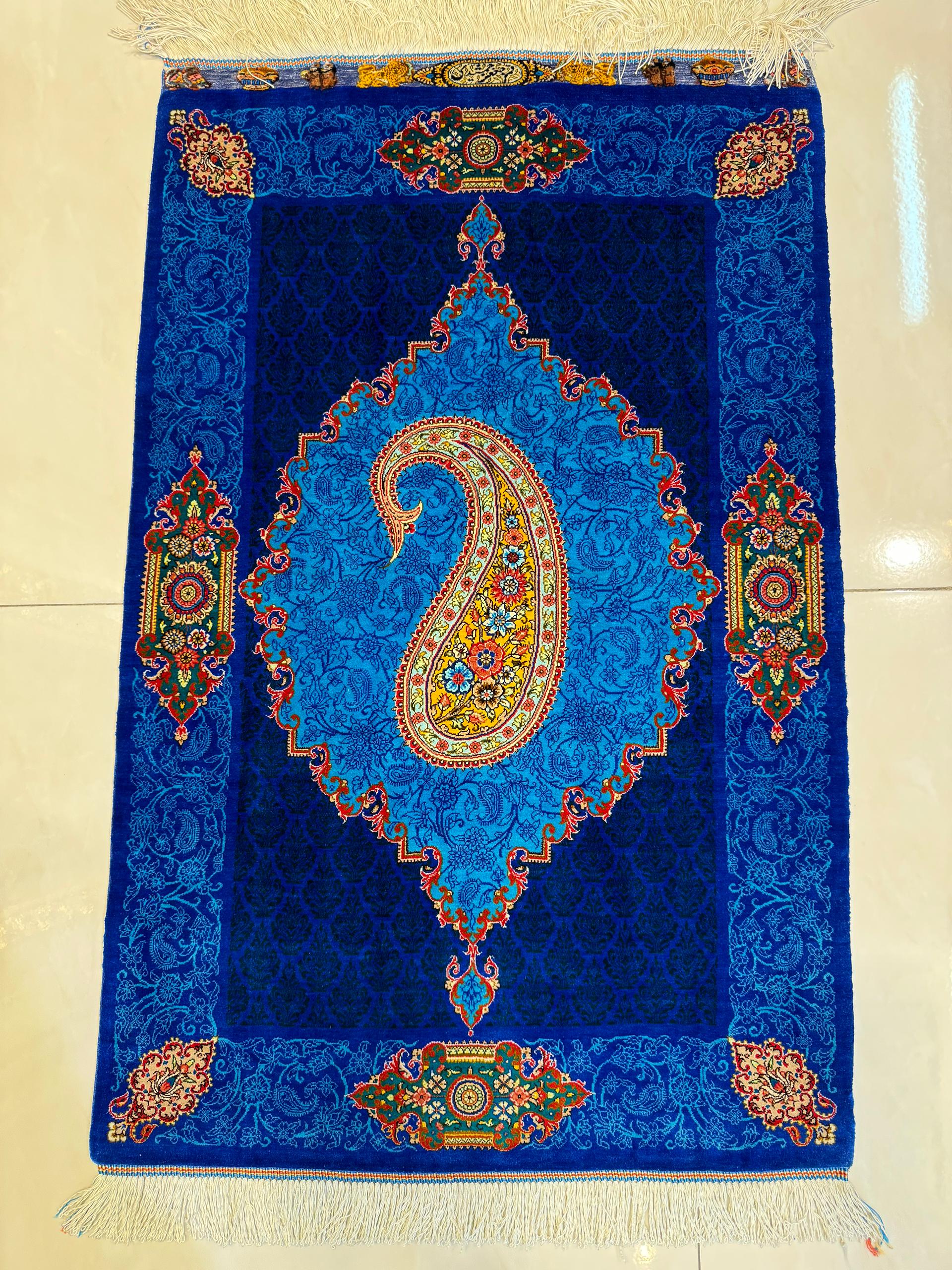 Y3261 高級ペルシャ絨毯 クム産 シルク100% 手織り 工房サイン 高級