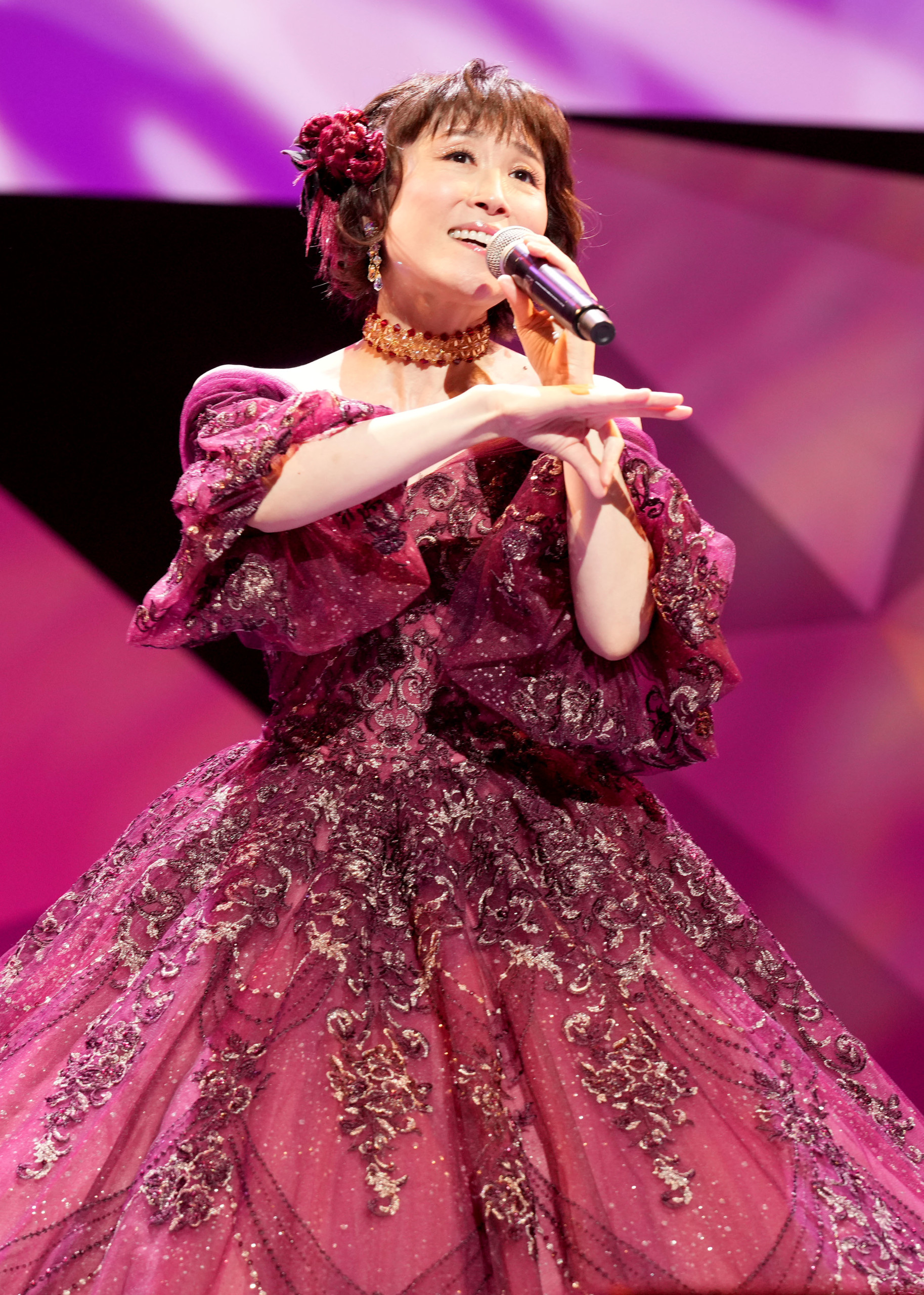 写真追加】話題満載！ 水森かおりが恒例のメモリアルコンサートを開催