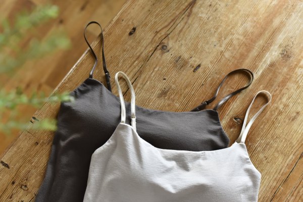 贅沢とろみのカップ付きキャミソール – OURHOME