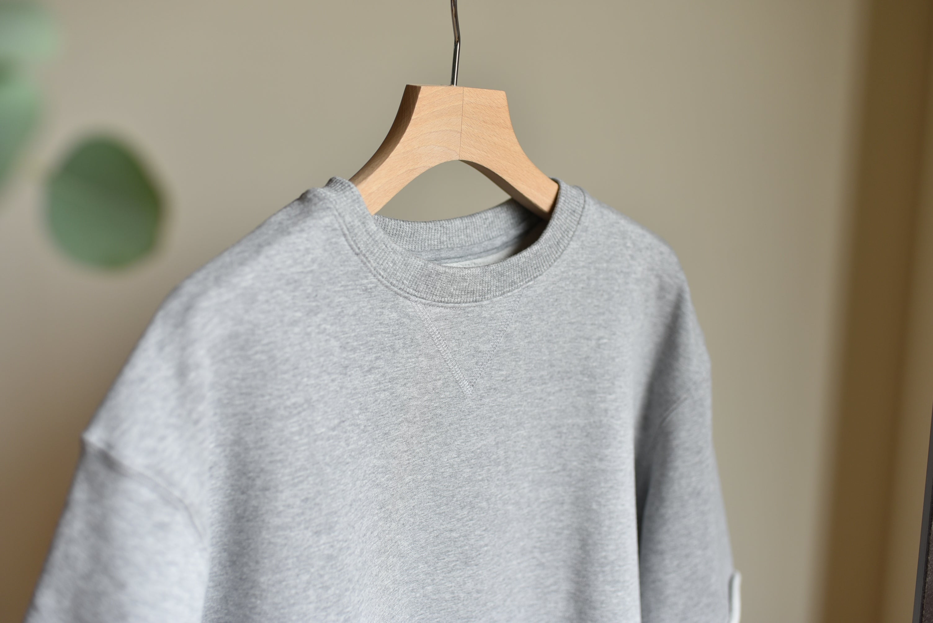 裏毛素材の切りっぱなし5分袖トレーナー – OURHOME