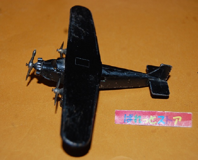 アメリカ ・TOOTSIETOY No.4649 Ford Tri-Motor 1928年式3発プロペラ
