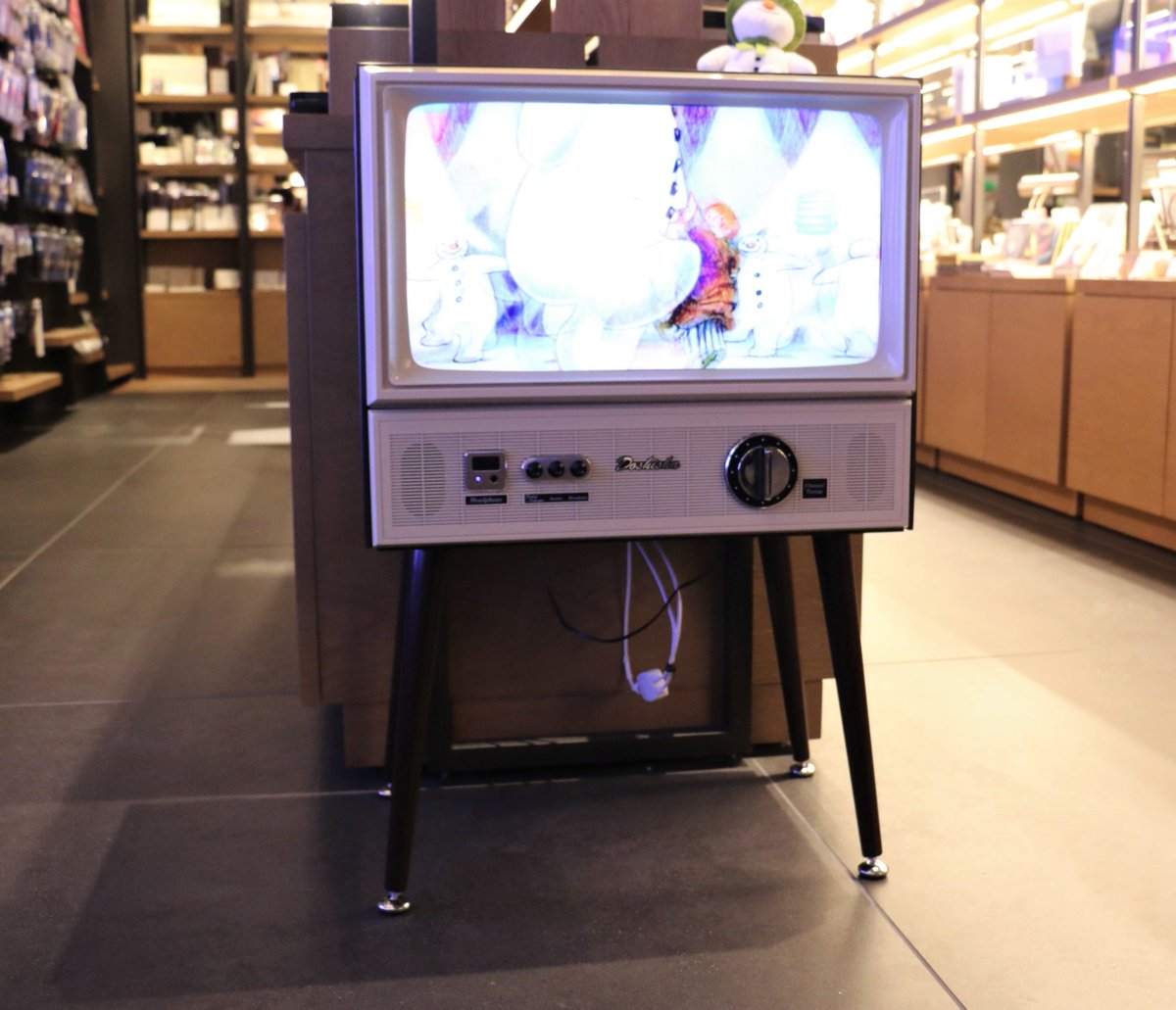 レトロなテレビ】 テレビの進化を感じながら、昭和テレビのデザインも