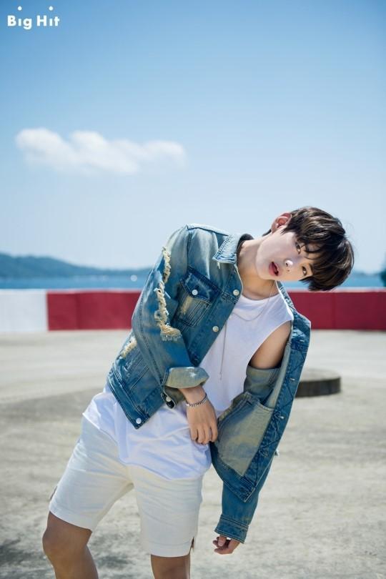 Photo] 2015 #BTS Summer Package: #V #Taehyung (c) BigHit and Starcast