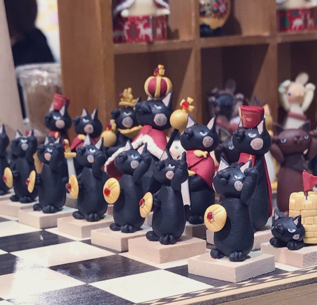 可愛いが過ぎる「猫オセロ」！石タイプと「ごろん」と寝転んでるタイプ