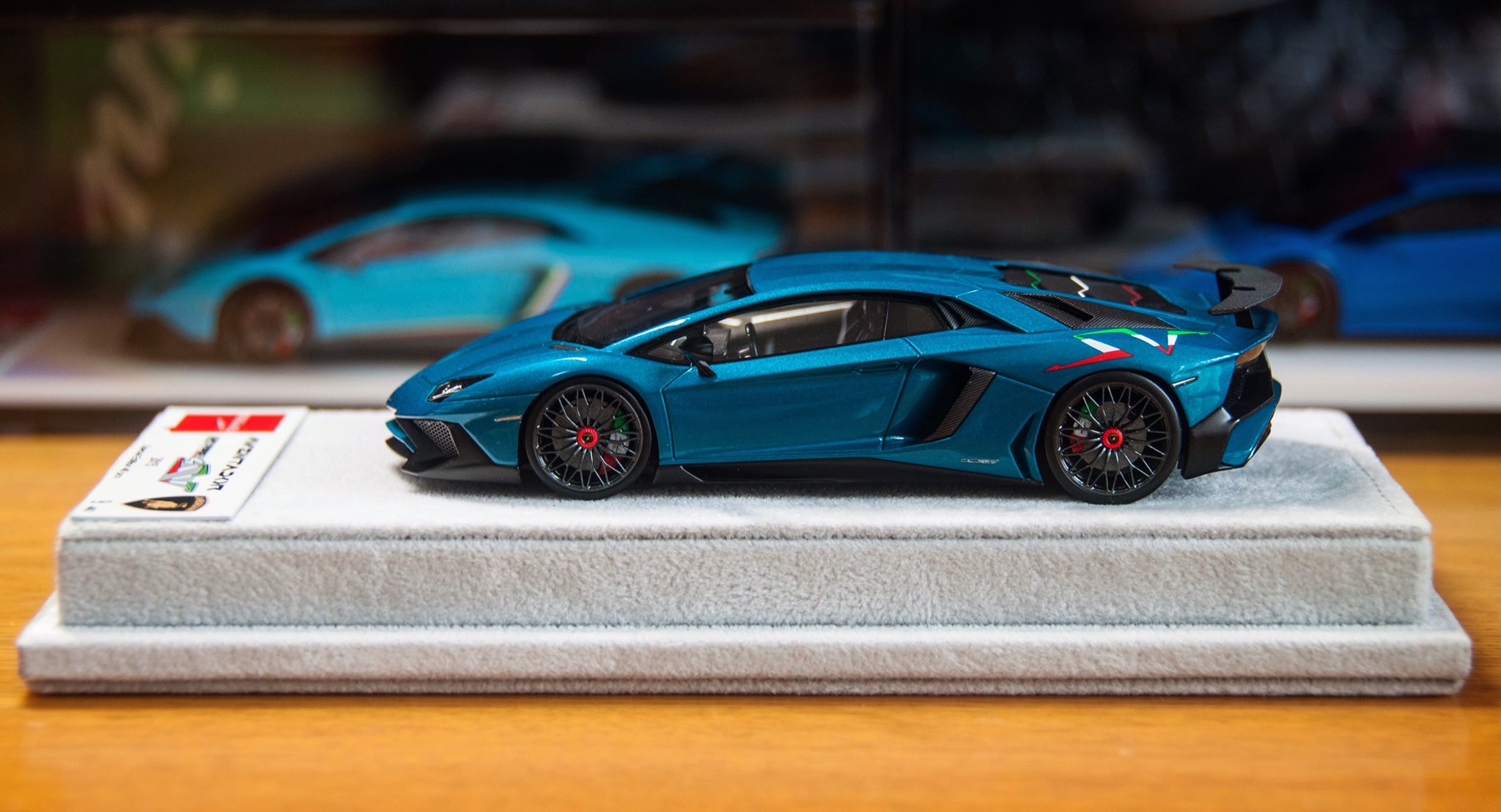 1/43 アイドロン LP700-4 ロードスター アヴェンタドール 青 1/43