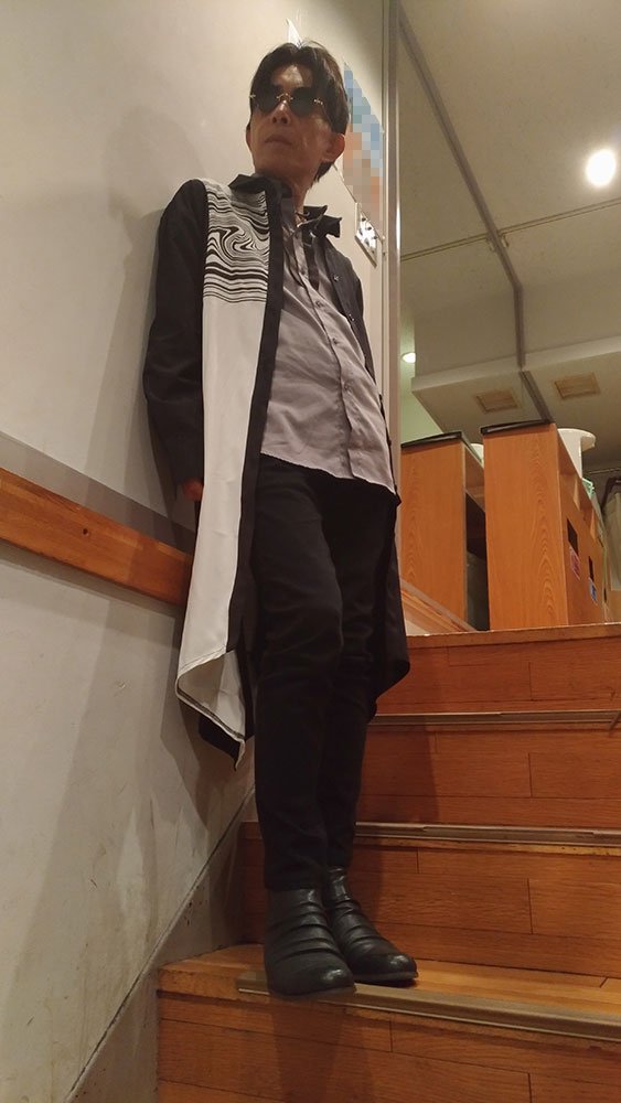 今回のライブグッズ 一番の特注品 オーバーサイズロングシャツ 6700円