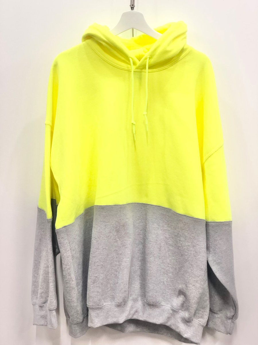 THE FIRSTのジュノンくんが着てるパーカーをget🌟 ブランドはthee