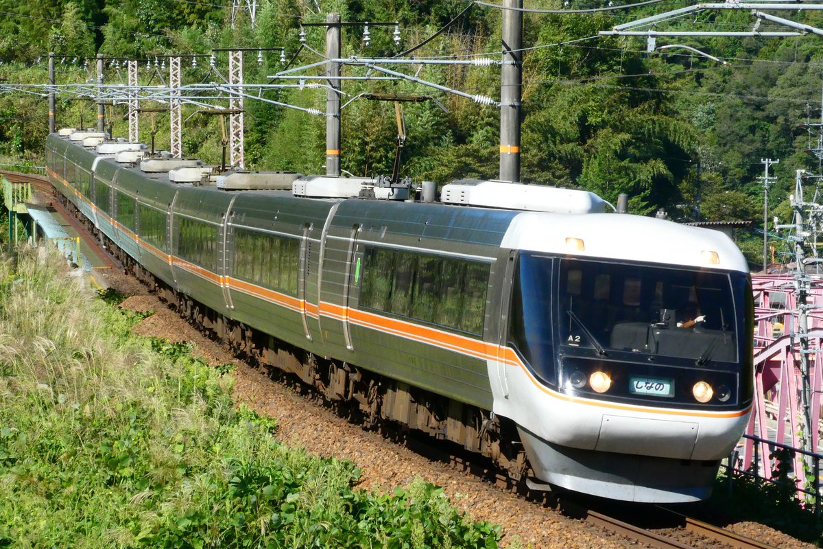 本日の大本命しなの3号。 6+4グリーン車2両フル編成を快晴の伊奈川で