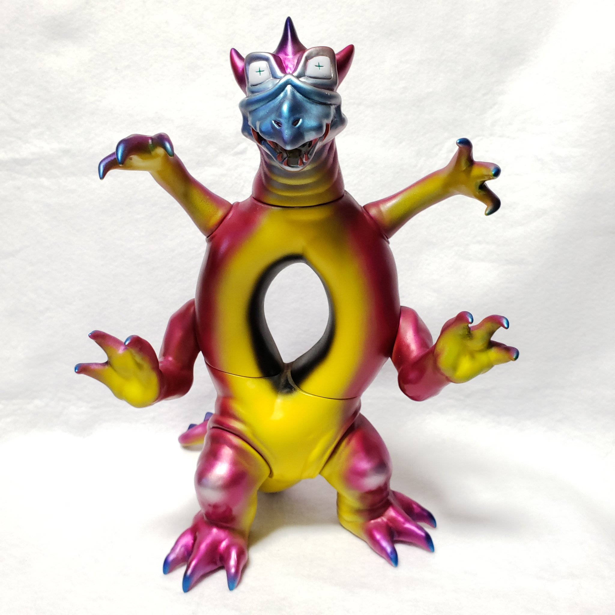 世界の怪獣、マイティ、バグン、イガール、テゴン。シカルナ工房製