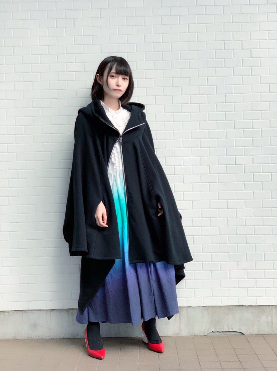 美品 ha │ za │ ma ハザマ なびくパーカー黒 hazama ha | za |