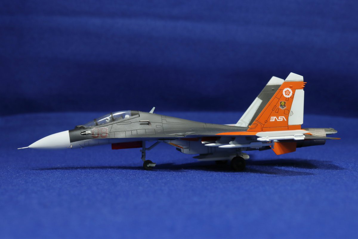 1/144 SU-30 AC7 ミハイ機 新年最初の完成機体は、1/144 SU-30SM