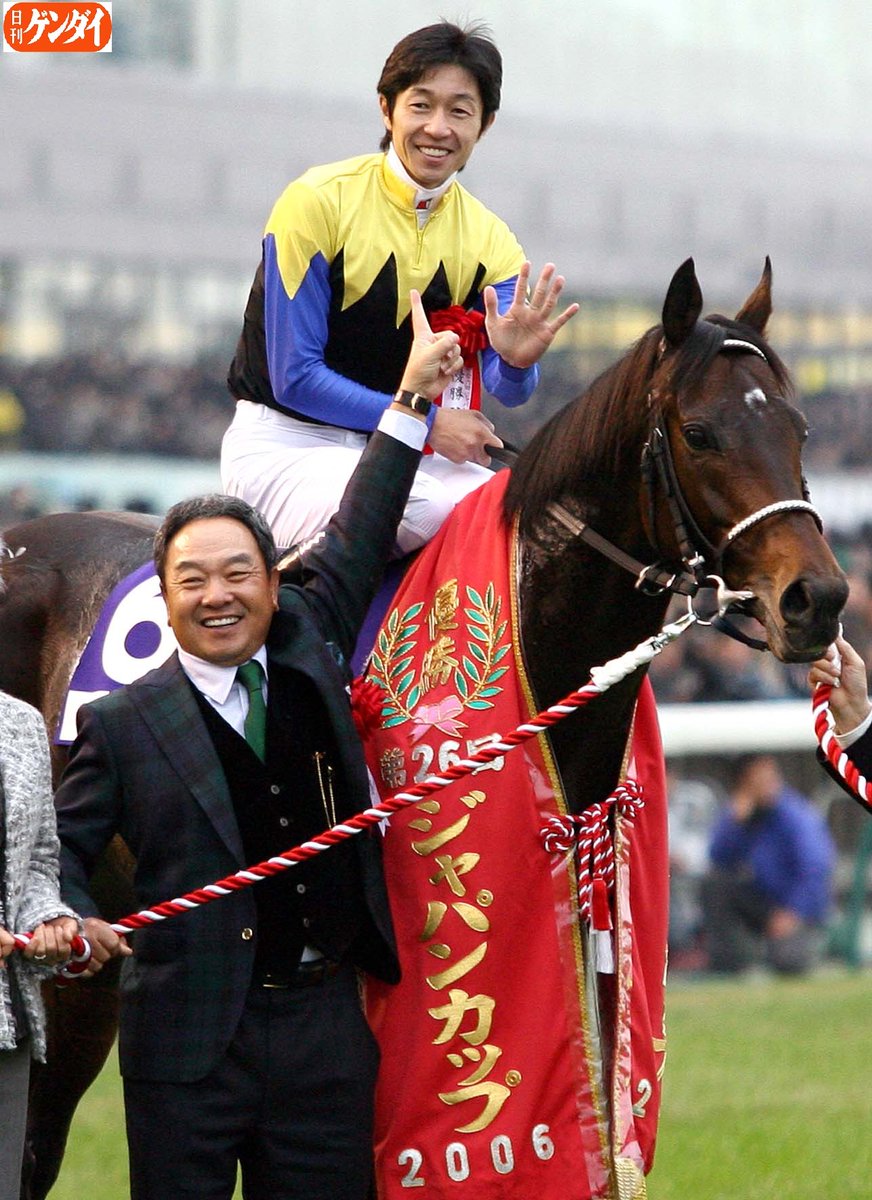 皐月賞では武豊騎手が左手の人差し指を1本、高々とあげる〝3冠宣言