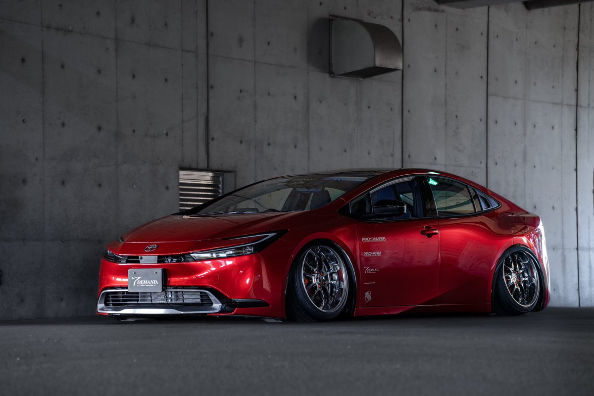 T-DEMAND MXWH60 PRIUS wrapped by G-DESIGN #tdemand #gdesign