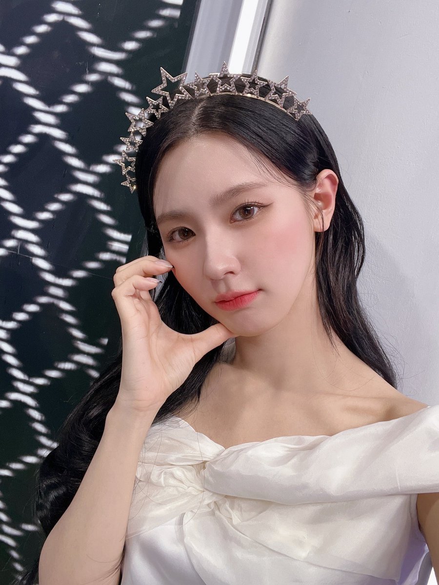 gidle ミヨン サノク　公開放送　m countdown トレカ G)I-DLE、今日(18日)「M COUNTDOWN」で「Queencard」のステージ初公開