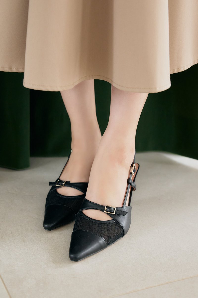 Dot Tule Sandals// 大人の女性らしい上品さを醸し出す パンプスから