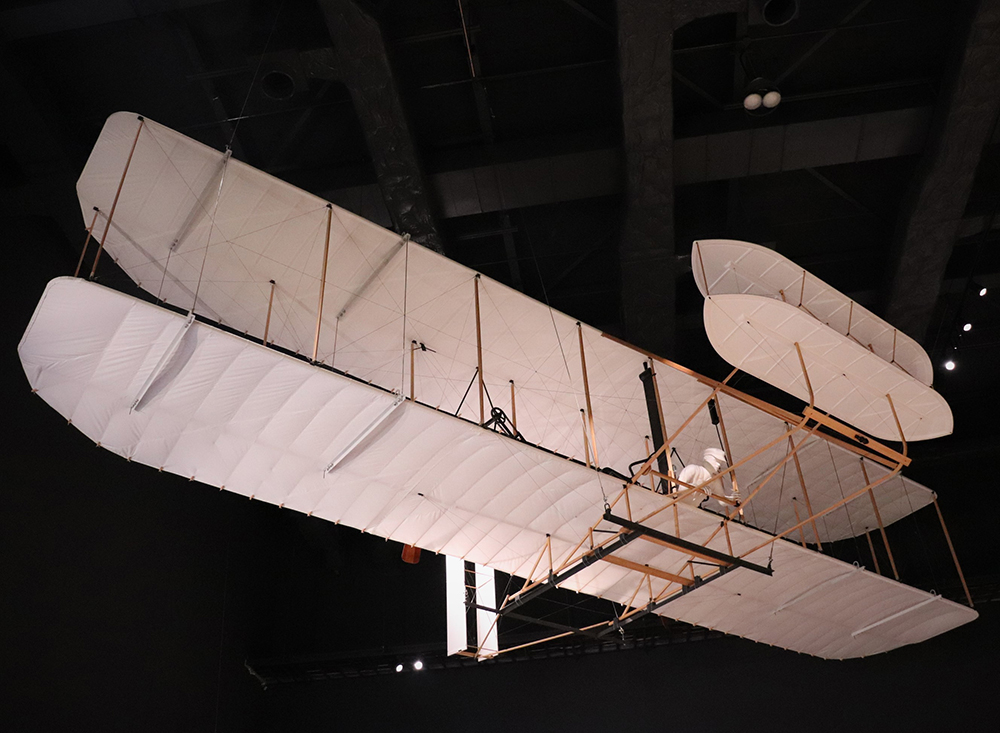 今日、12月17日は｢飛行機の日｣です。これは、1903年(明治36年)に