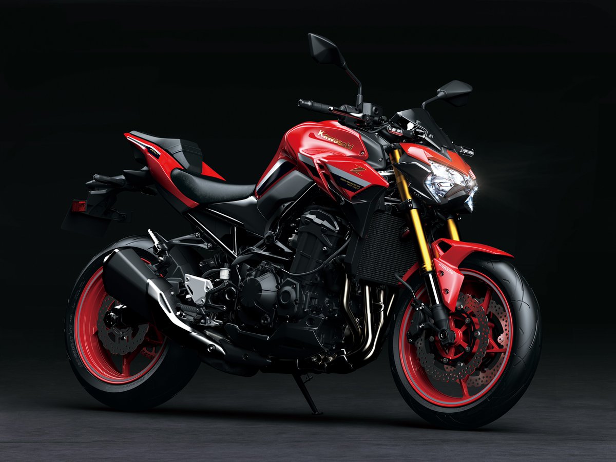 カワサキ 900 super4、通称Z1で伝説が始まり50年。 Zシリーズの50周年