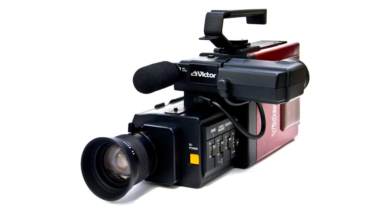 1984年の1月24日は #Macintosh128K が発売された日だそうです💻 同年