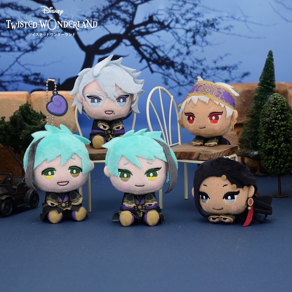 ディズニーツイステッドワンダーランド＆youモアプラス式典服キー