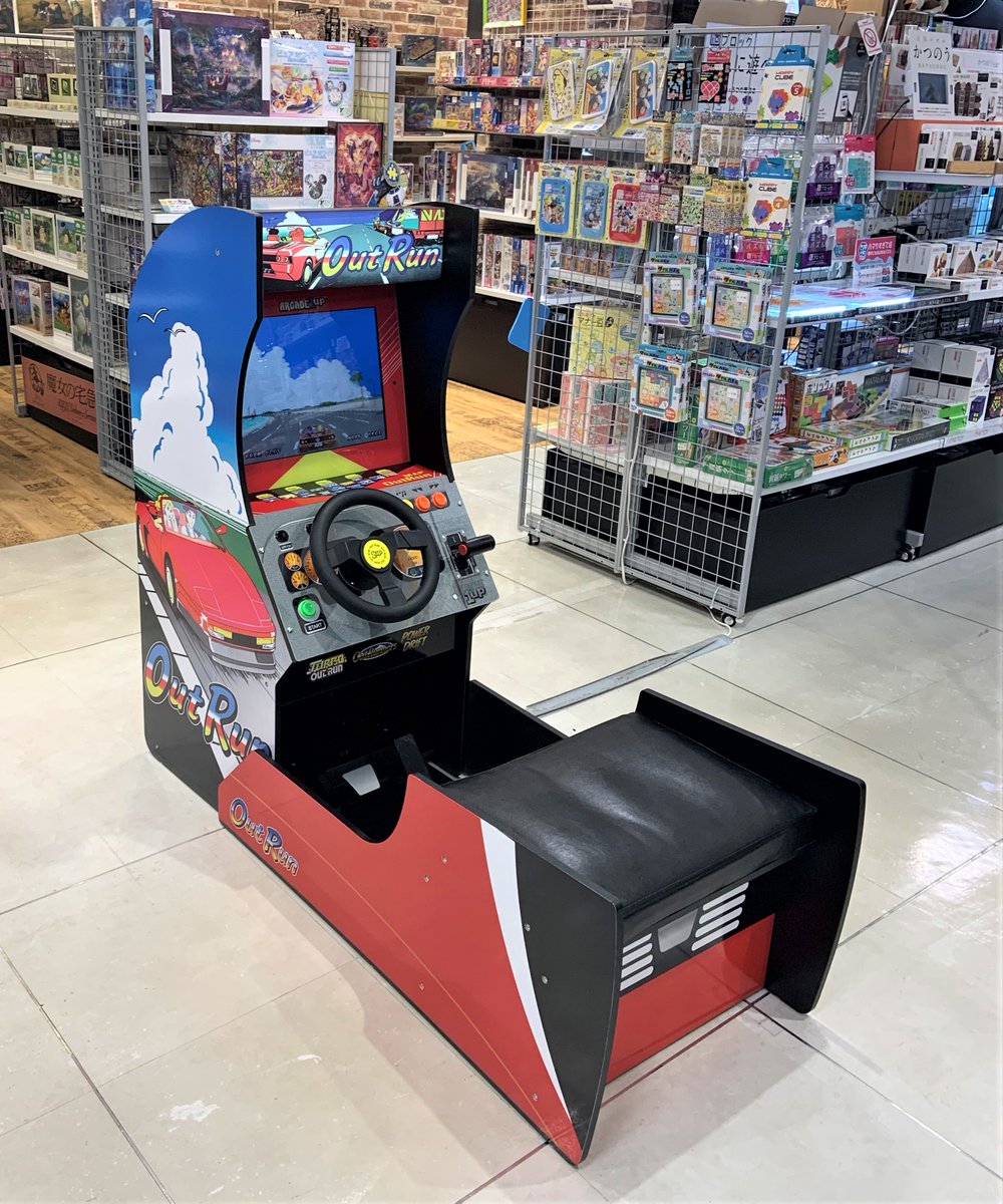 ARCADE1UP OutRunが博品館様の4階で稼働中！実際に遊べます！（販売も