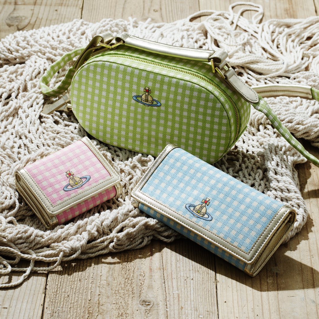 リサイクル素材のファブリックとヴィーガンレザーを組み合わせたカメラ