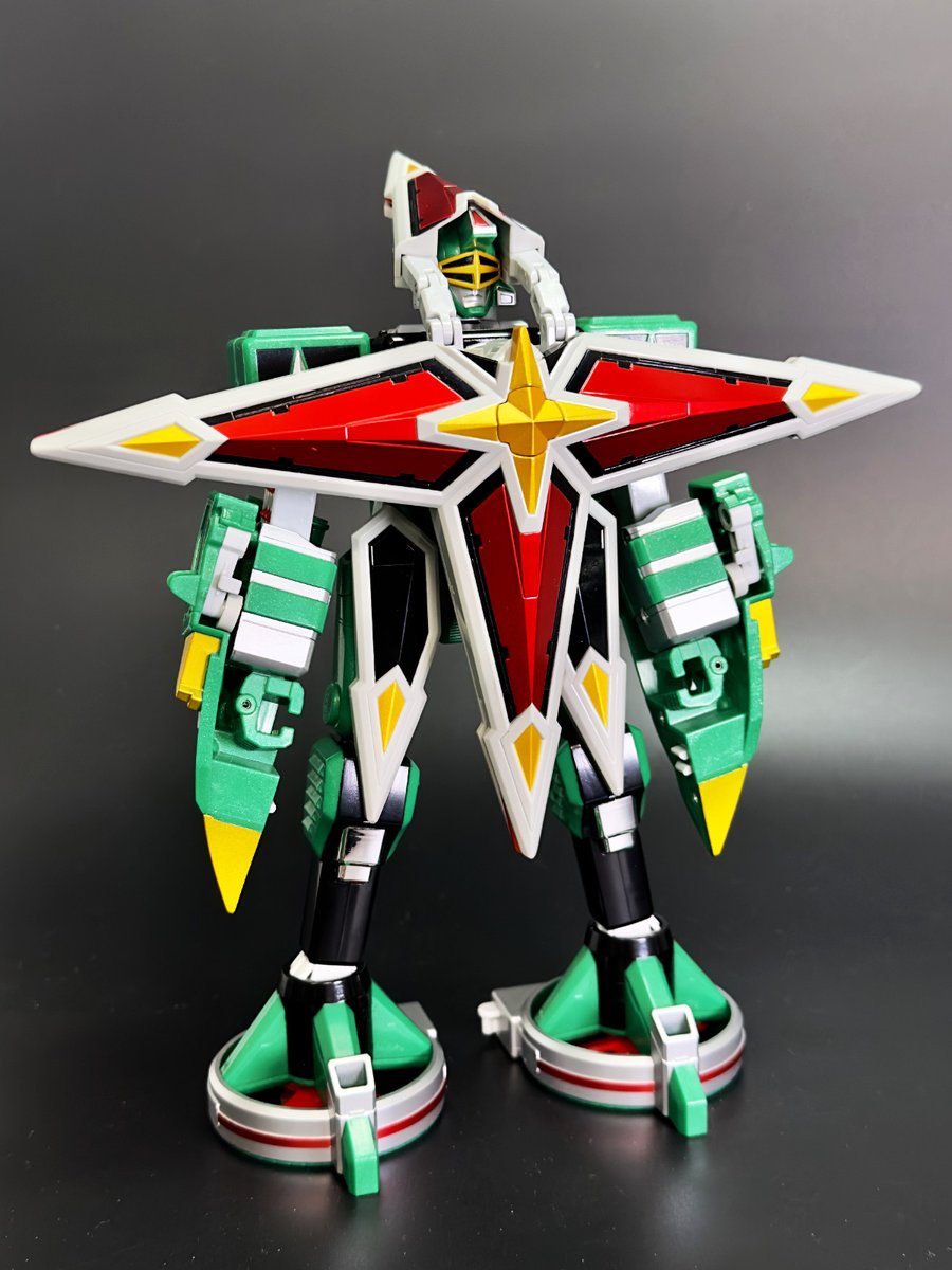 飛翔変形DX天空神。「忍風戦隊ハリケンジャー」の謎の戦士、シュリ