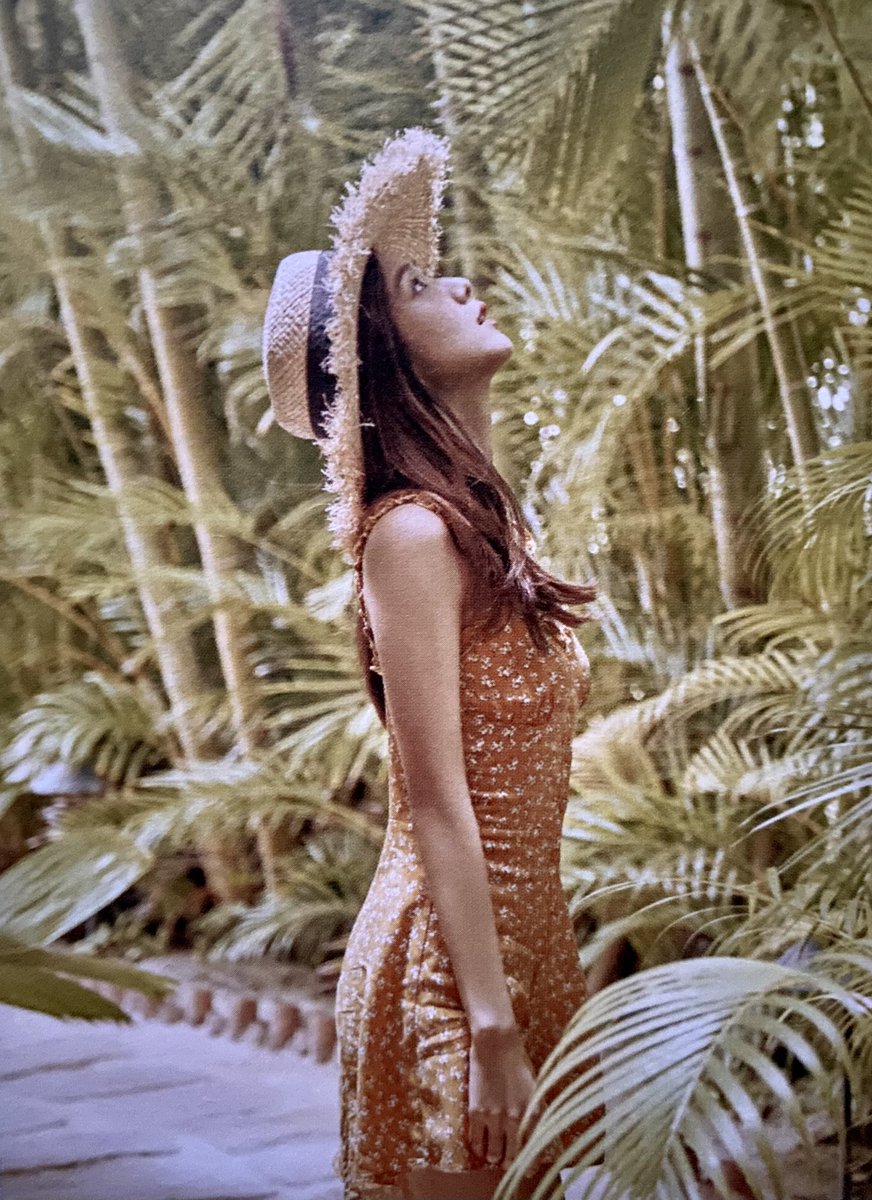 Jisoo and Jennie Summer Diary in Hawaii #blackpinkscan #blackpink