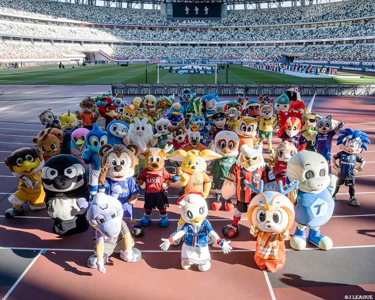 Jリーグマスコット大集合‼️ みんな揃ってハイチーズ📸🙌 #Jリーグ