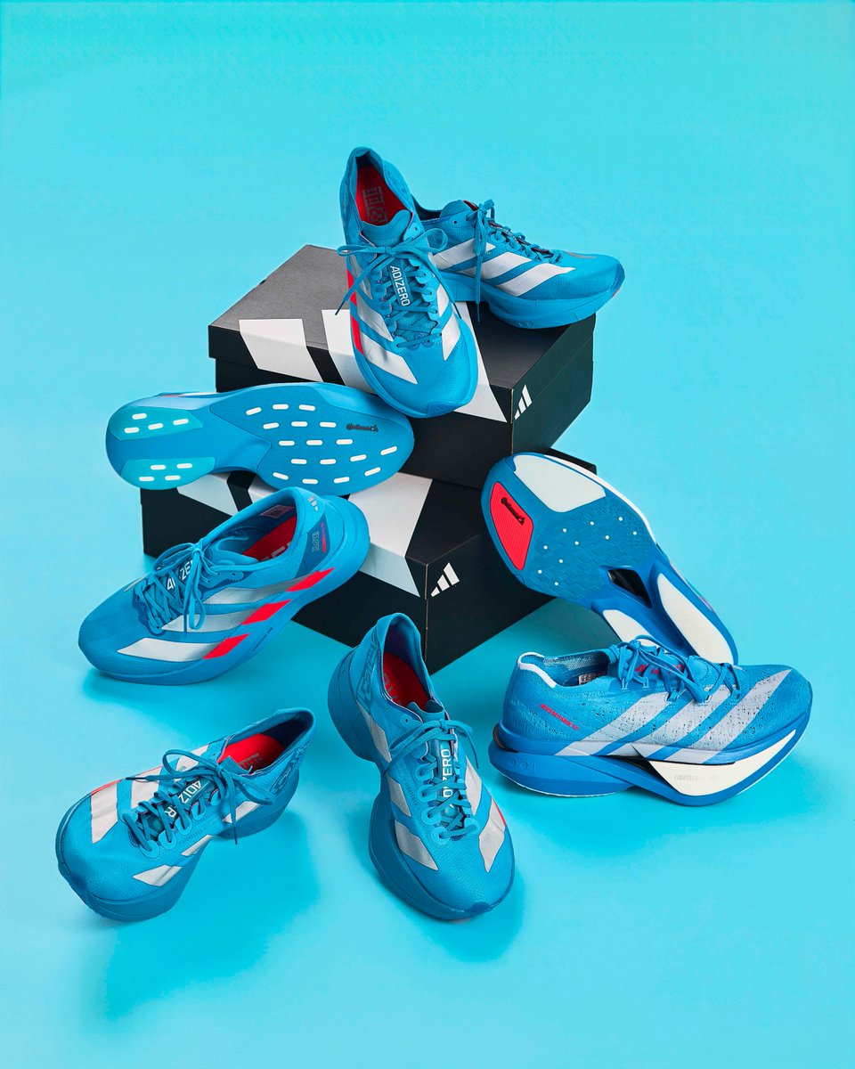 ◤ ◥|| ADIZERO EKIDEN ||◣ ◢|| 伝統的な晴れの日の青々した富士山