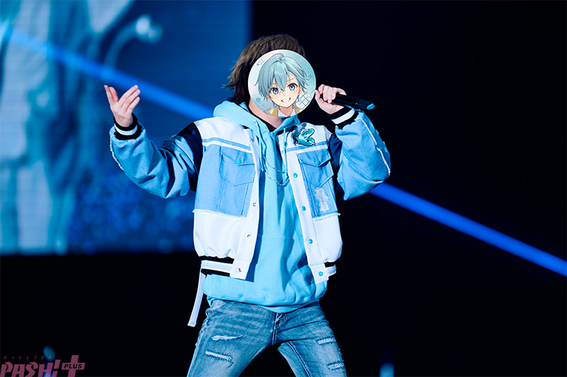 すとぷり」ころんが黒王子衣装やショートジャケット姿で魅せる