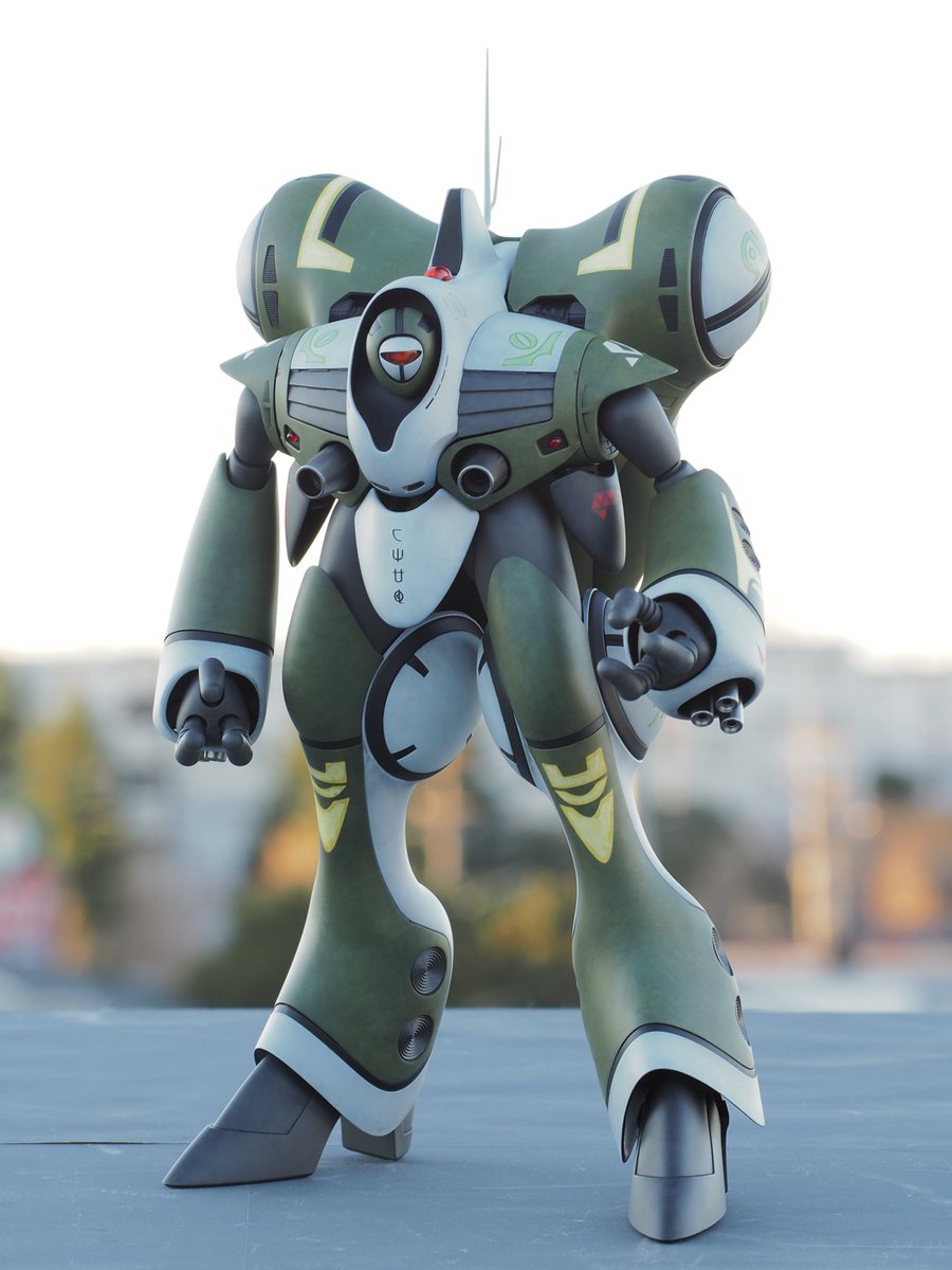 クァドラン・ロー（TV版） 完成しました。ハセガワ 1/72です。 カラー