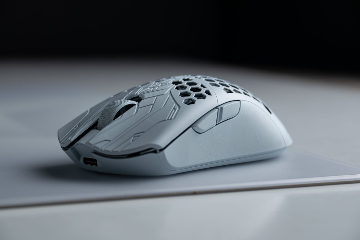 Finalmouse ULX “Frostlord” feels like the definition of too little