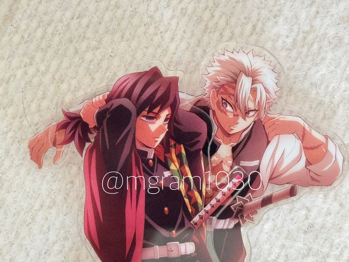 アクスタ届いた〜☺️ あつらえたかの様だな…さねぎゆ…