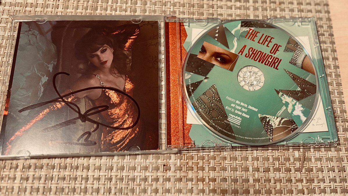 THE LIFE OF A SHOWGIRL CDサインPHOTO4② Taylor Swift, Taylor Swift
