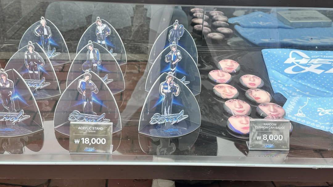 📢］ZEROBASEONE 𝗛𝗘𝗥𝗘&𝗡𝗢𝗪 IN SEOUL MD ＼ ソウルコンのグッズ